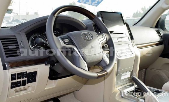 Acheter Import Voiture Toyota Land Cruiser Blanc à Import - Dubai, Adrar Acheter Import Voiture Toyota Land Cruiser Blanc à Import - Dubai, Adrar