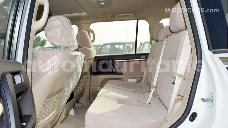 Big with watermark toyota land cruiser adrar import dubai 2044