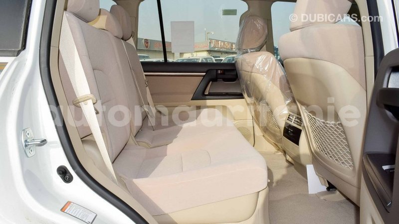 Big with watermark toyota land cruiser adrar import dubai 2044