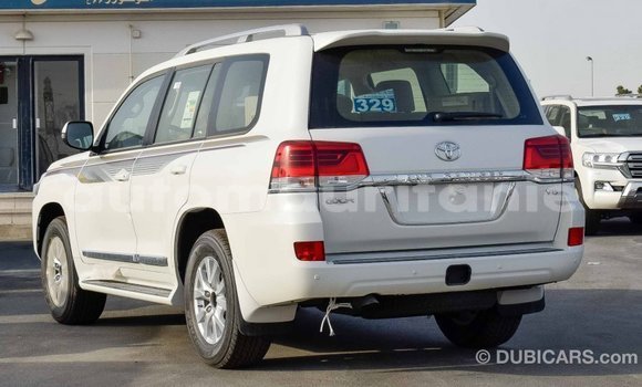 Acheter Import Voiture Toyota Land Cruiser Blanc à Import - Dubai, Adrar Acheter Import Voiture Toyota Land Cruiser Blanc à Import - Dubai, Adrar