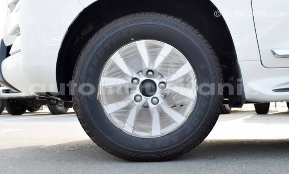 Acheter Import Voiture Toyota Land Cruiser Blanc à Import - Dubai, Adrar Acheter Import Voiture Toyota Land Cruiser Blanc à Import - Dubai, Adrar