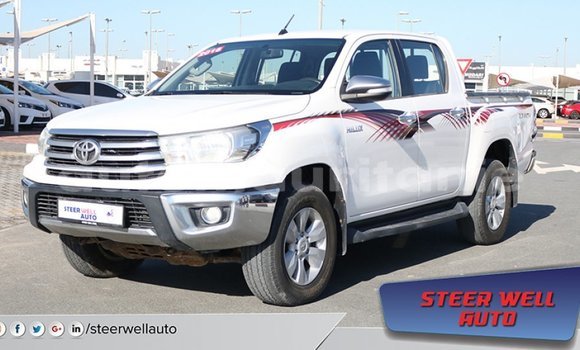 Acheter Import Voiture Toyota Hilux Blanc à Import - Dubai, Adrar Acheter Import Voiture Toyota Hilux Blanc à Import - Dubai, Adrar