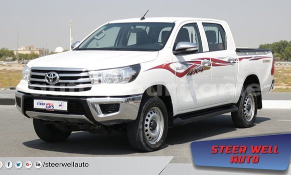 Acheter Import Voiture Toyota Hilux Blanc à Import - Dubai, Adrar Acheter Import Voiture Toyota Hilux Blanc à Import - Dubai, Adrar