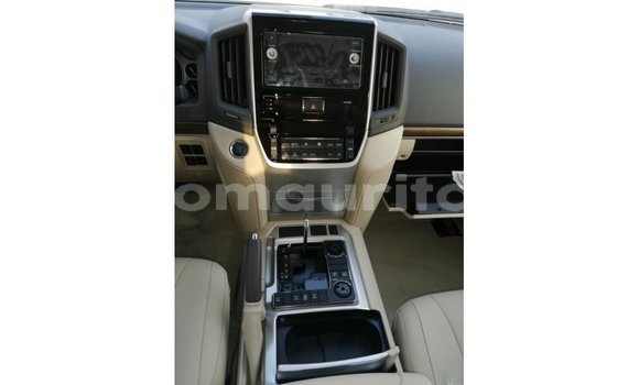 Acheter Import Voiture Toyota Land Cruiser Blanc à Import - Dubai, Adrar Acheter Import Voiture Toyota Land Cruiser Blanc à Import - Dubai, Adrar