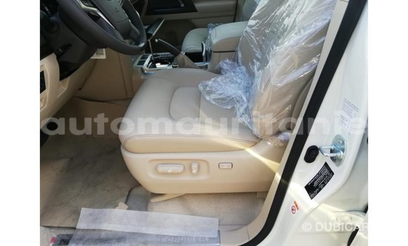 Acheter Import Voiture Toyota Land Cruiser Blanc à Import - Dubai, Adrar Acheter Import Voiture Toyota Land Cruiser Blanc à Import - Dubai, Adrar