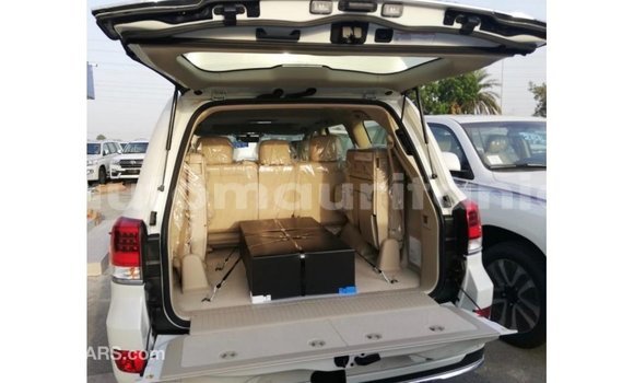 Acheter Import Voiture Toyota Land Cruiser Blanc à Import - Dubai, Adrar Acheter Import Voiture Toyota Land Cruiser Blanc à Import - Dubai, Adrar