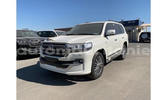 Buy Import Toyota Land Cruiser White Car in Import - Dubai in Adrar Buy Import Toyota Land Cruiser White Car in Import - Dubai in Adrar