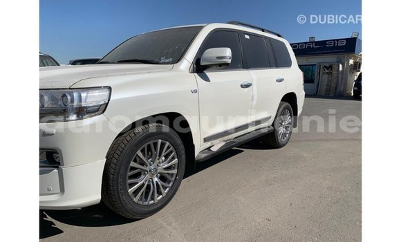 Buy Import Toyota Land Cruiser White Car in Import - Dubai in Adrar Buy Import Toyota Land Cruiser White Car in Import - Dubai in Adrar