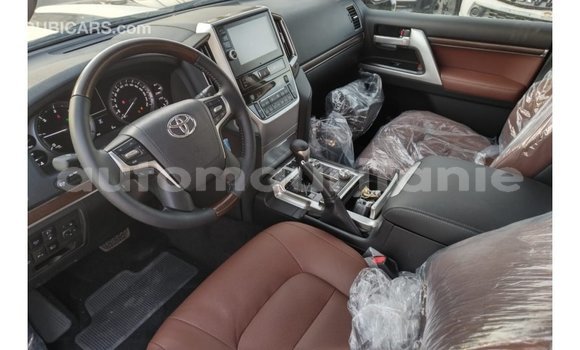 Buy Import Toyota Land Cruiser White Car in Import - Dubai in Adrar Buy Import Toyota Land Cruiser White Car in Import - Dubai in Adrar