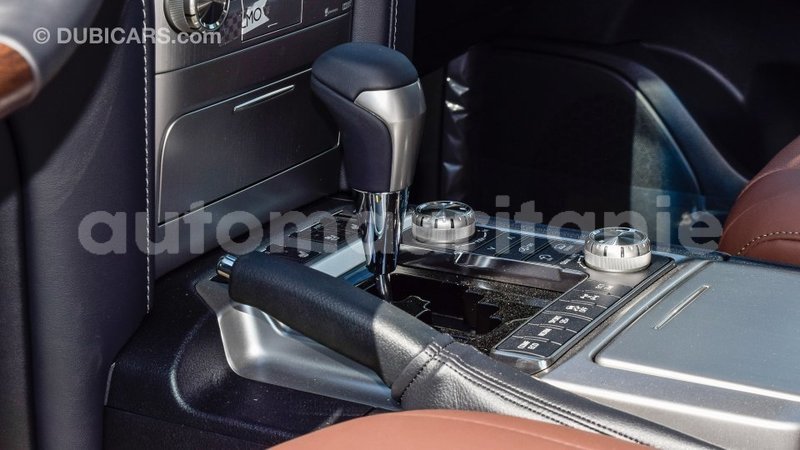 Big with watermark toyota land cruiser adrar import dubai 2084