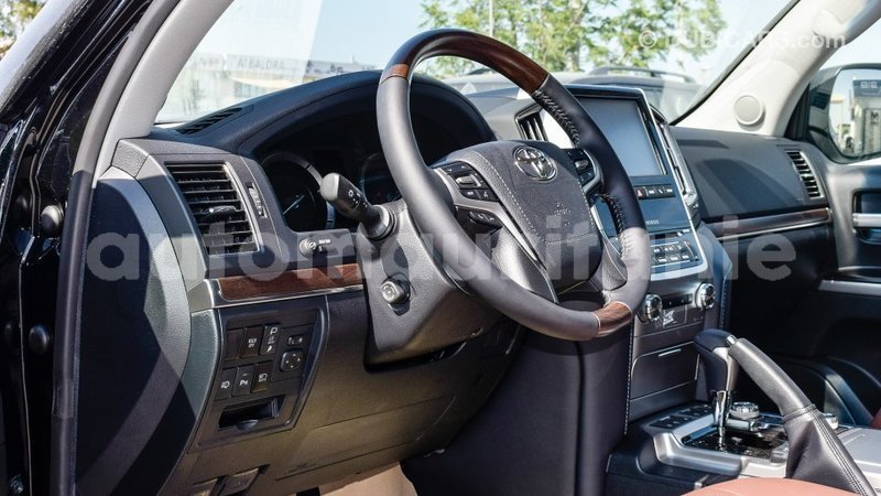 Big with watermark toyota land cruiser adrar import dubai 2084