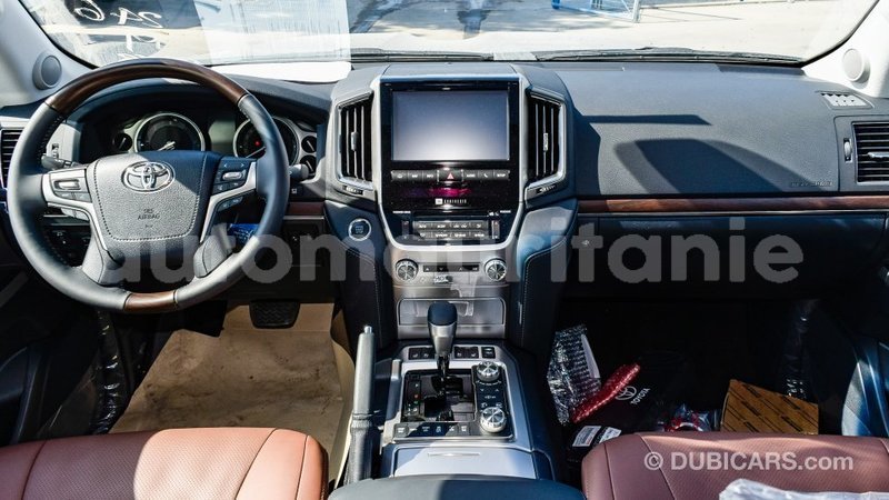 Big with watermark toyota land cruiser adrar import dubai 2084