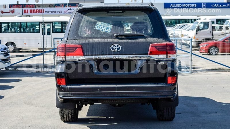 Big with watermark toyota land cruiser adrar import dubai 2084