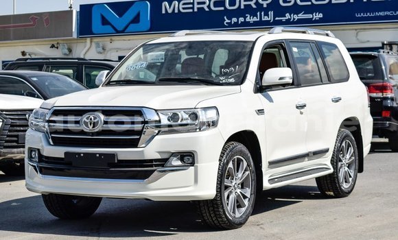 Buy Import Toyota Land Cruiser White Car in Import - Dubai in Adrar Buy Import Toyota Land Cruiser White Car in Import - Dubai in Adrar