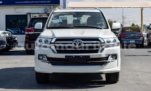 Buy Import Toyota Land Cruiser White Car in Import - Dubai in Adrar Buy Import Toyota Land Cruiser White Car in Import - Dubai in Adrar