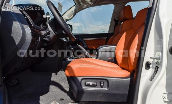 Buy Import Toyota Land Cruiser White Car in Import - Dubai in Adrar Buy Import Toyota Land Cruiser White Car in Import - Dubai in Adrar