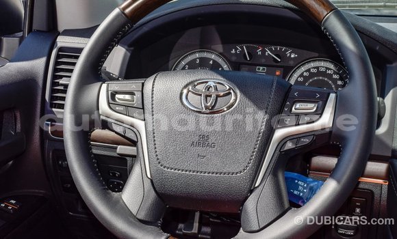 Buy Import Toyota Land Cruiser White Car in Import - Dubai in Adrar Buy Import Toyota Land Cruiser White Car in Import - Dubai in Adrar