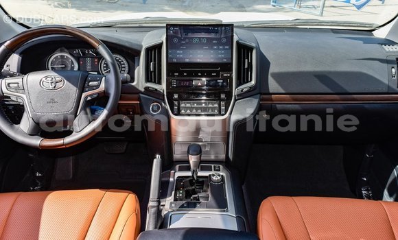 Buy Import Toyota Land Cruiser White Car in Import - Dubai in Adrar Buy Import Toyota Land Cruiser White Car in Import - Dubai in Adrar