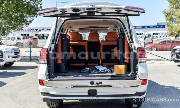 Buy Import Toyota Land Cruiser White Car in Import - Dubai in Adrar Buy Import Toyota Land Cruiser White Car in Import - Dubai in Adrar