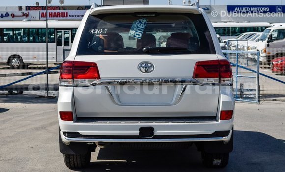Buy Import Toyota Land Cruiser White Car in Import - Dubai in Adrar Buy Import Toyota Land Cruiser White Car in Import - Dubai in Adrar