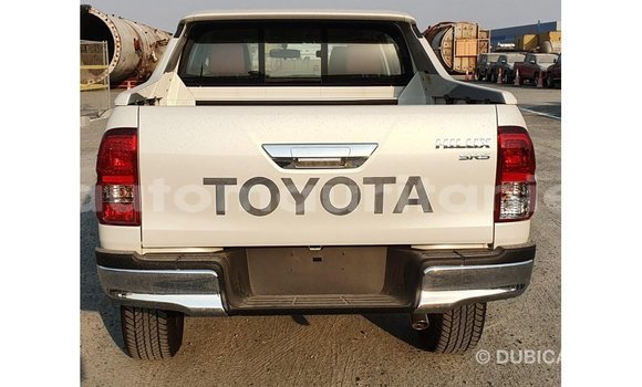 Buy Import Toyota Hilux White Car in Import - Dubai in Adrar Buy Import Toyota Hilux White Car in Import - Dubai in Adrar