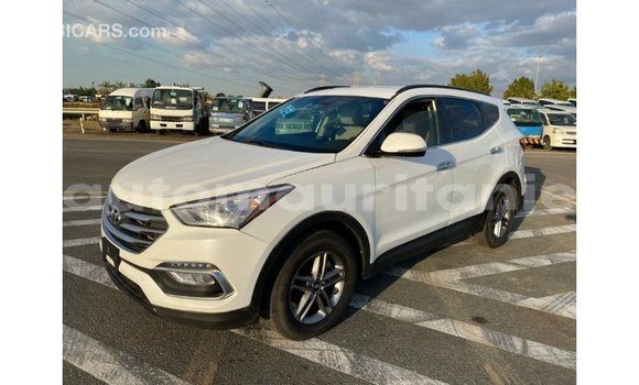 Acheter Import Voiture Hyundai Santa Fe Blanc à Import - Dubai, Adrar Acheter Import Voiture Hyundai Santa Fe Blanc à Import - Dubai, Adrar