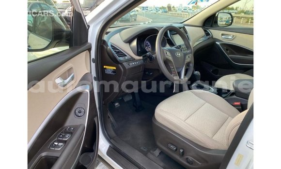 Acheter Import Voiture Hyundai Santa Fe Blanc à Import - Dubai, Adrar Acheter Import Voiture Hyundai Santa Fe Blanc à Import - Dubai, Adrar