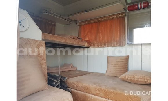 Acheter Import Voiture Kia Carens Blanc à Import - Dubai, Adrar Acheter Import Voiture Kia Carens Blanc à Import - Dubai, Adrar