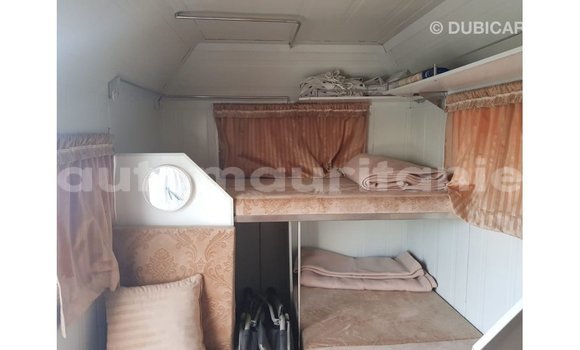 Acheter Import Voiture Kia Carens Blanc à Import - Dubai, Adrar Acheter Import Voiture Kia Carens Blanc à Import - Dubai, Adrar