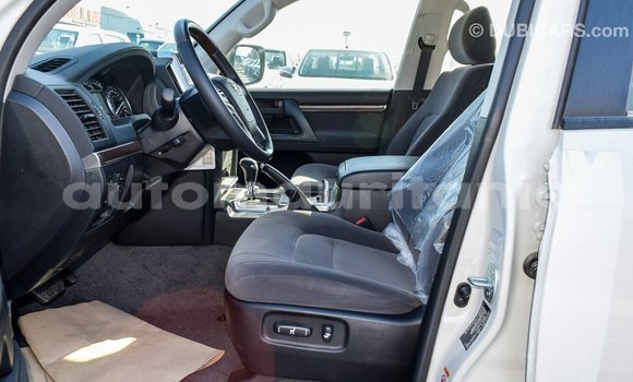 Acheter Import Voiture Toyota Land Cruiser Blanc à Import - Dubai, Adrar Acheter Import Voiture Toyota Land Cruiser Blanc à Import - Dubai, Adrar