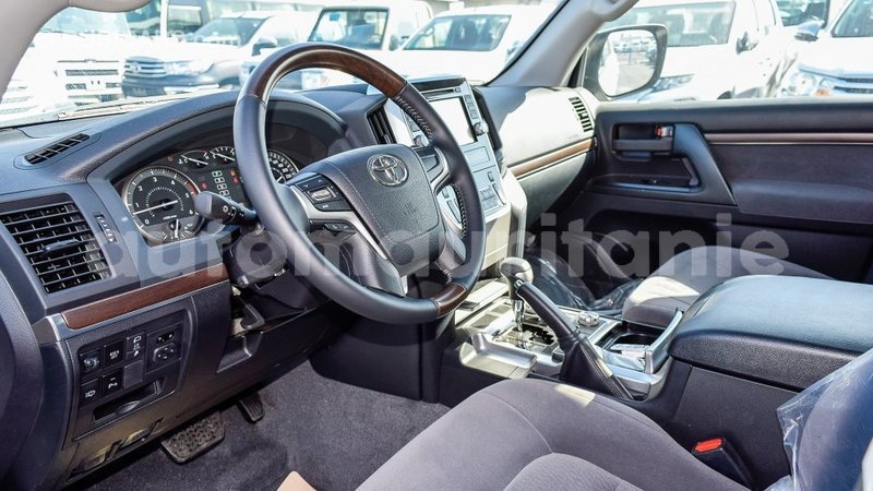 Big with watermark toyota land cruiser adrar import dubai 2096