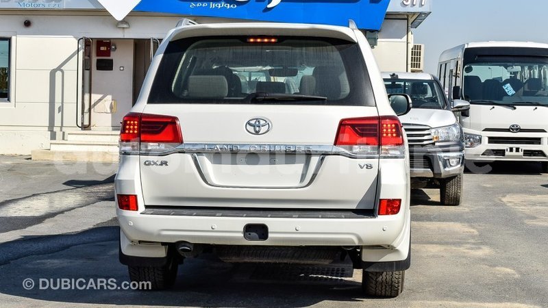 Big with watermark toyota land cruiser adrar import dubai 2096