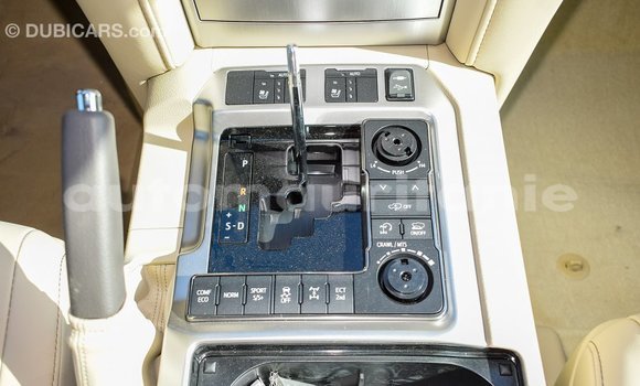 Acheter Import Voiture Toyota Land Cruiser Noir à Import - Dubai, Adrar Acheter Import Voiture Toyota Land Cruiser Noir à Import - Dubai, Adrar
