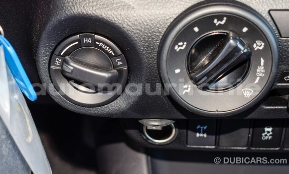 Acheter Import Voiture Toyota Hilux Blanc à Import - Dubai, Adrar Acheter Import Voiture Toyota Hilux Blanc à Import - Dubai, Adrar