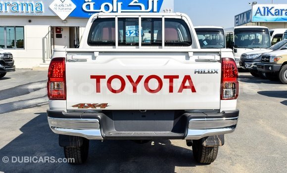 Acheter Import Voiture Toyota Hilux Blanc à Import - Dubai, Adrar Acheter Import Voiture Toyota Hilux Blanc à Import - Dubai, Adrar