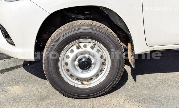 Acheter Import Voiture Toyota Hilux Blanc à Import - Dubai, Adrar Acheter Import Voiture Toyota Hilux Blanc à Import - Dubai, Adrar