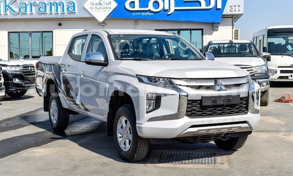 Acheter Import Voiture Mitsubishi L200 Blanc à Import - Dubai, Adrar Acheter Import Voiture Mitsubishi L200 Blanc à Import - Dubai, Adrar