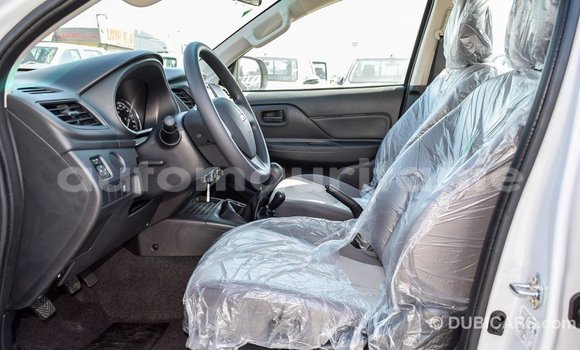 Acheter Import Voiture Mitsubishi L200 Blanc à Import - Dubai, Adrar Acheter Import Voiture Mitsubishi L200 Blanc à Import - Dubai, Adrar