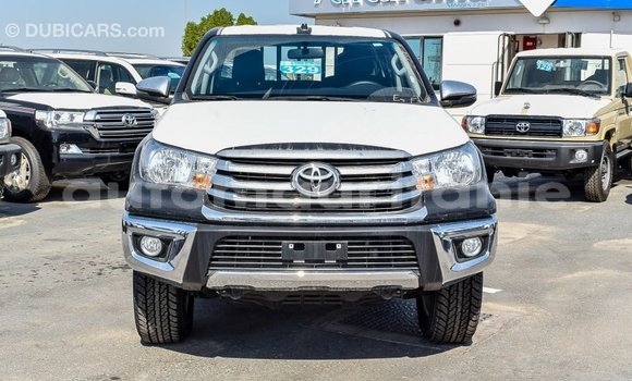 Acheter Import Voiture Toyota Hilux Noir à Import - Dubai, Adrar Acheter Import Voiture Toyota Hilux Noir à Import - Dubai, Adrar