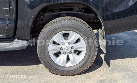 Acheter Import Voiture Toyota Hilux Noir à Import - Dubai, Adrar Acheter Import Voiture Toyota Hilux Noir à Import - Dubai, Adrar