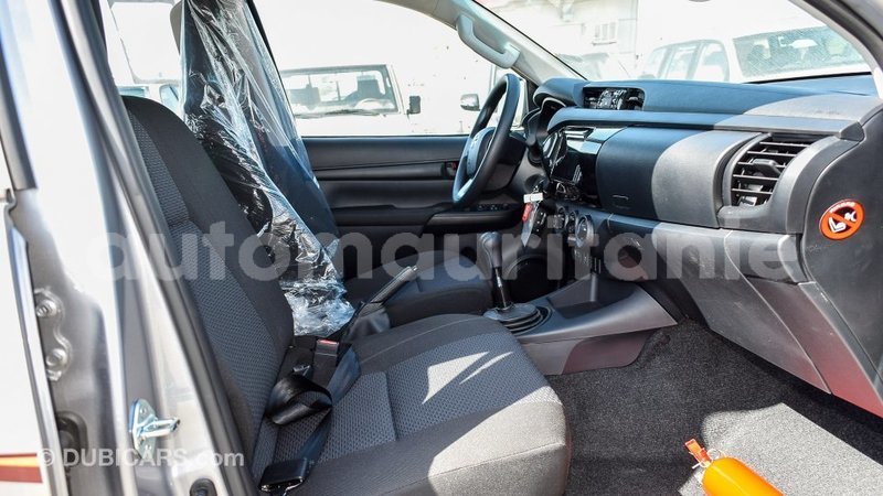 Big with watermark toyota hilux adrar import dubai 2104