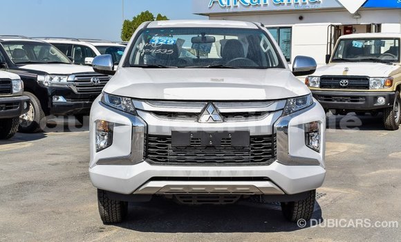 Acheter Import Voiture Mitsubishi L200 Blanc à Import - Dubai, Adrar Acheter Import Voiture Mitsubishi L200 Blanc à Import - Dubai, Adrar