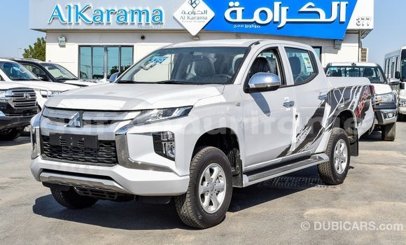 Acheter Import Voiture Mitsubishi L200 Blanc à Import - Dubai, Adrar Acheter Import Voiture Mitsubishi L200 Blanc à Import - Dubai, Adrar
