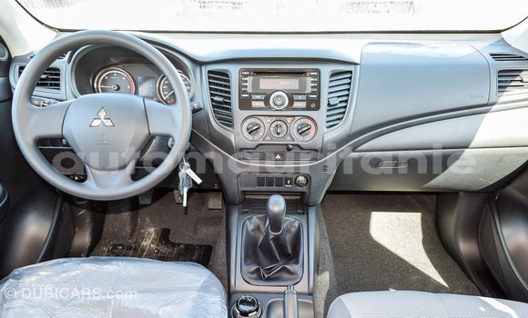 Acheter Import Voiture Mitsubishi L200 Blanc à Import - Dubai, Adrar Acheter Import Voiture Mitsubishi L200 Blanc à Import - Dubai, Adrar