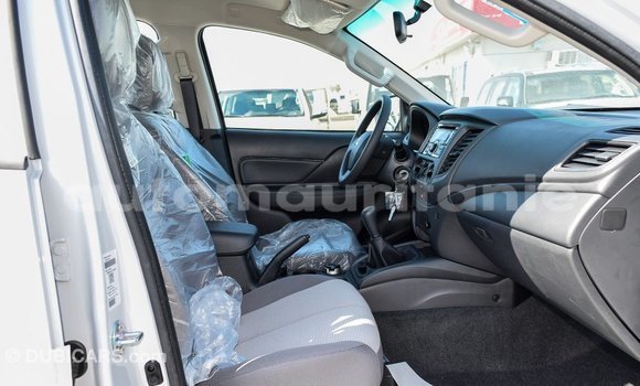 Acheter Import Voiture Mitsubishi L200 Blanc à Import - Dubai, Adrar Acheter Import Voiture Mitsubishi L200 Blanc à Import - Dubai, Adrar