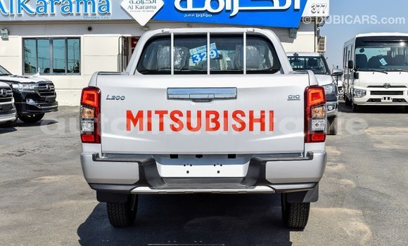 Acheter Import Voiture Mitsubishi L200 Blanc à Import - Dubai, Adrar Acheter Import Voiture Mitsubishi L200 Blanc à Import - Dubai, Adrar