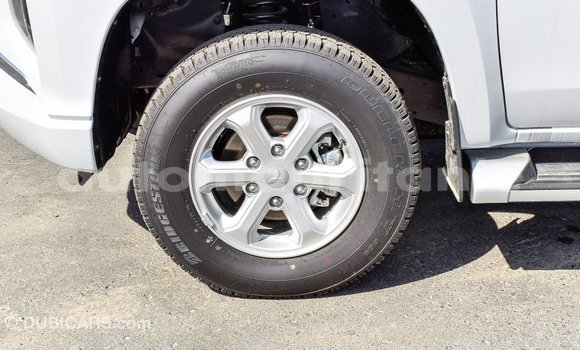 Acheter Import Voiture Mitsubishi L200 Blanc à Import - Dubai, Adrar Acheter Import Voiture Mitsubishi L200 Blanc à Import - Dubai, Adrar