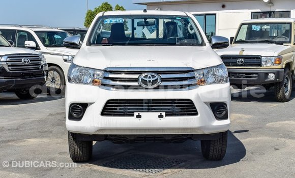 Acheter Import Voiture Toyota Hilux Blanc à Import - Dubai, Adrar Acheter Import Voiture Toyota Hilux Blanc à Import - Dubai, Adrar