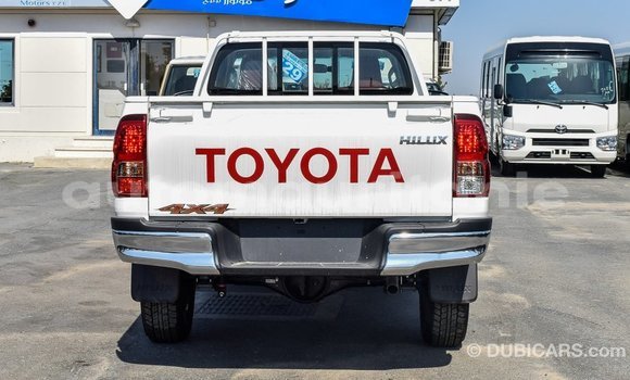 Acheter Import Voiture Toyota Hilux Blanc à Import - Dubai, Adrar Acheter Import Voiture Toyota Hilux Blanc à Import - Dubai, Adrar