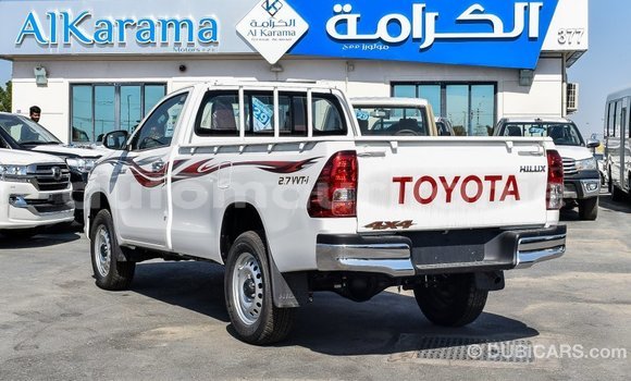 Acheter Import Voiture Toyota Hilux Blanc à Import - Dubai, Adrar Acheter Import Voiture Toyota Hilux Blanc à Import - Dubai, Adrar